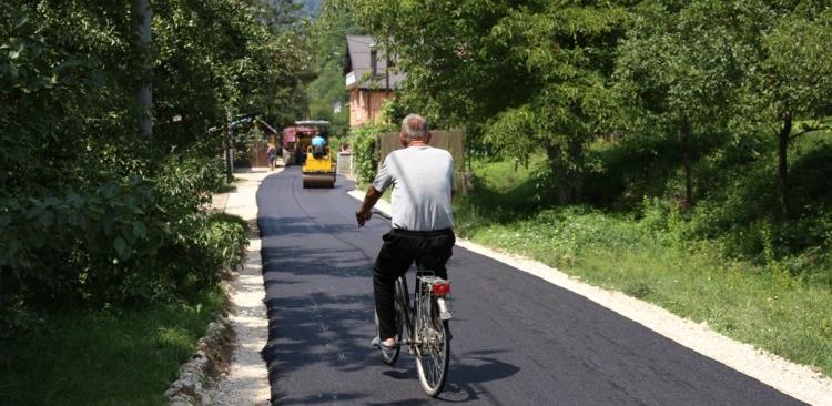 Mještani Dolipolja u Zenici će konačno imat asfaltirani put