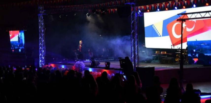 Brojni učesnici na sedmoj manifestaciji "Noć tursko-bosanskog prijateljstva"