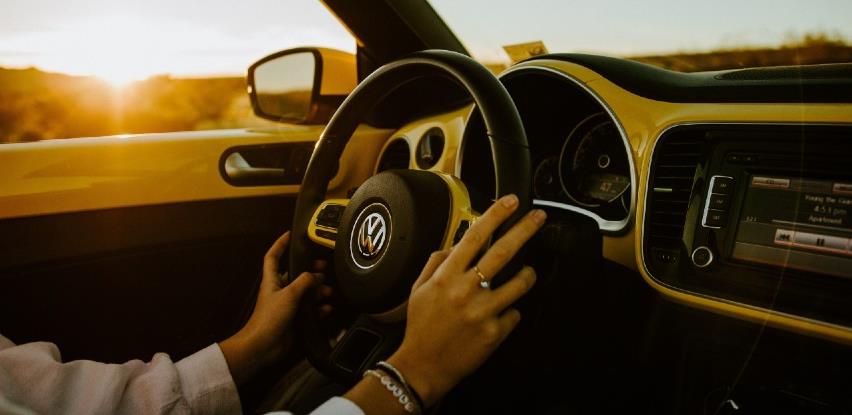 Kako držite volan u automobilu? To otkriva jeste li logičar, paničar…