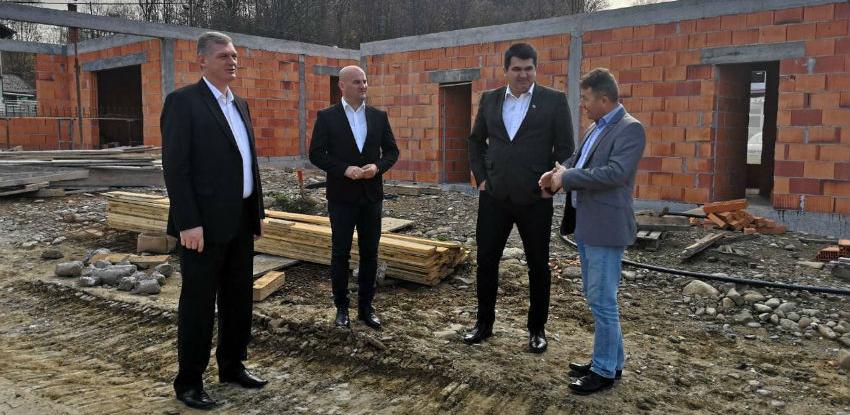 Lopare dobijaju moderan bazen sa svim pratećim objektima