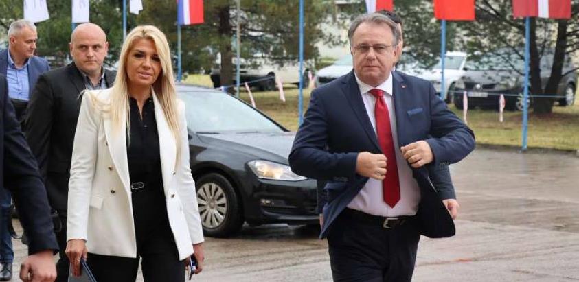 NERMIN NIKŠIĆ