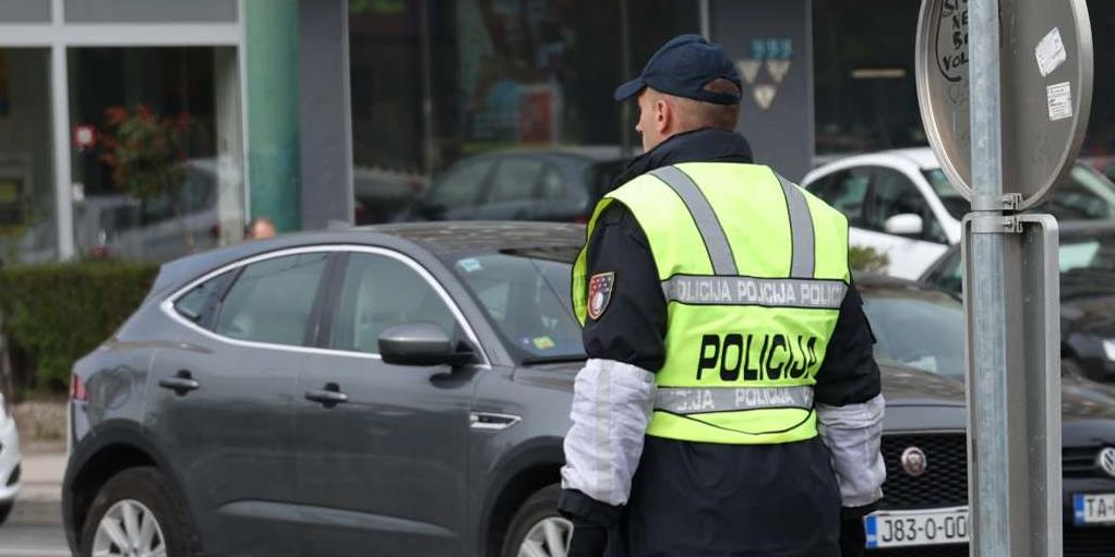 policija
