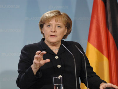 Merkel odobrila krivičnu istragu komičara koji je vrijeđao Erdogana