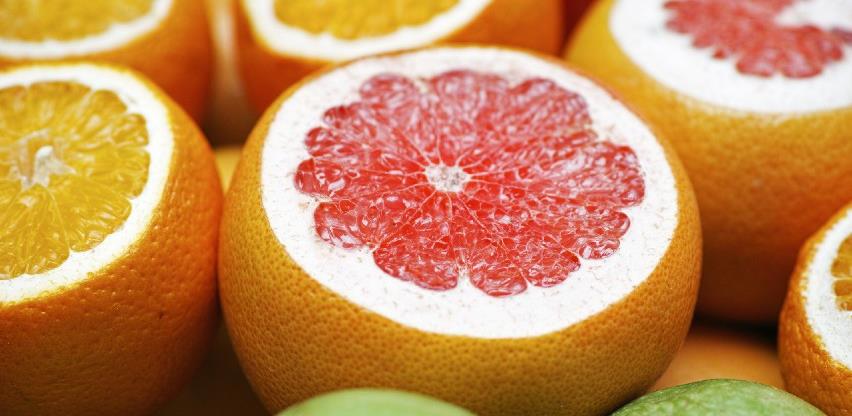 Spuštena rampa za mandarine, grejp, krastavce i grožđe