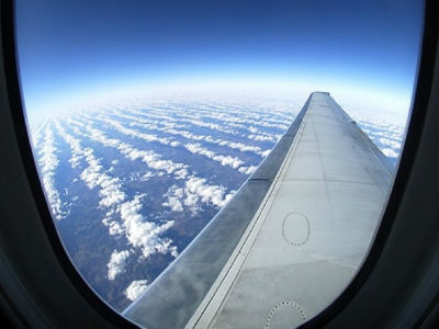 Zbog čega su prozori na avionu zaobljeni?