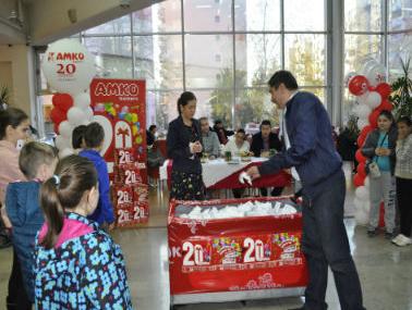 Amko komerc nagradio 20 najsretnijih kupaca