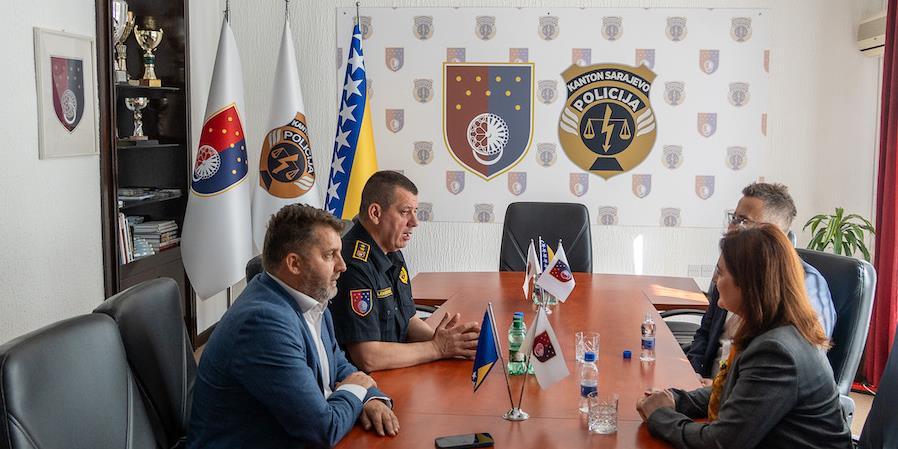policija 