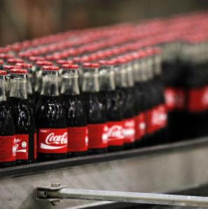 Coca-Cola prodaje punionice, dobit pala 55 posto