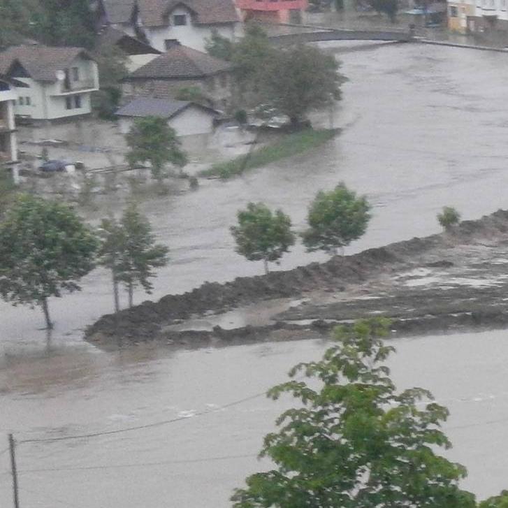 Poplave otpustile 150 radnika u Lukavcu