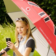 Pametni kišobran puni mobitel i pojačava signal
