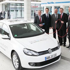 Svečano otvorena E-Mobility-Station Wolfsburg