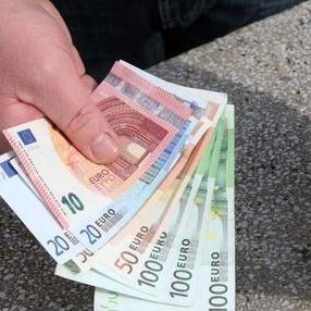 Zašto euro odjednom naglo jača?