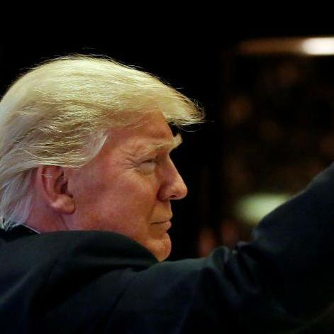 Kinezi proizvode balone u obliku pijetla nalik Trumpu