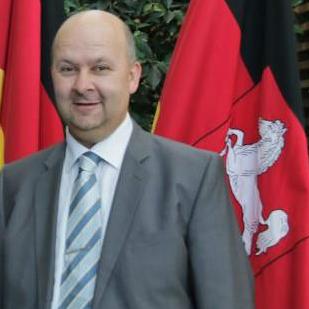Edin Dilberović novi direktor DEI-a: Bogato diplomatsko iskustvo