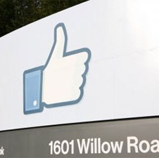 Facebook dijeli lajkove umjesto vas šakom i kapom