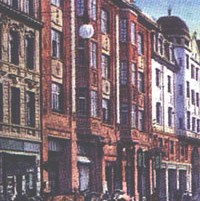 (1913.) Zgrada HKD "Napredak" u Sarajevu: Fasadu krase skulpture