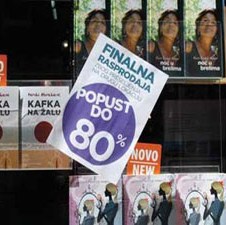 Pred zatvaranjem knjižare "Šahinpašić": Rasprodaja 22.000 knjiga