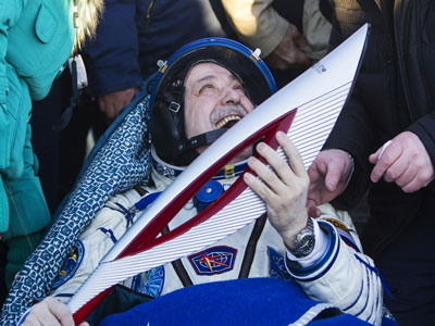 Olimpijska baklja vratila se na Zemlju