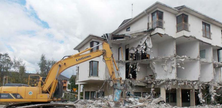 Srušen hotel Romanija, planirana izgradnja tržnog centra Tropik