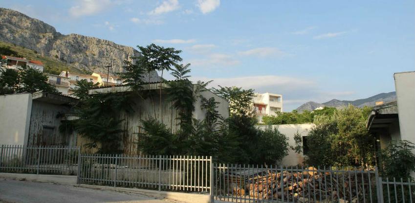 Hrvatski biznismen želi kupiti devastirano odmaralište Duće u Dugom Ratu