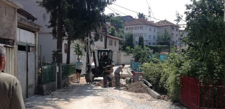 Općina Centar: Asfaltiranje saobraćajnica na području Mjesne zajednice "Hrastovi-Mrkovići"