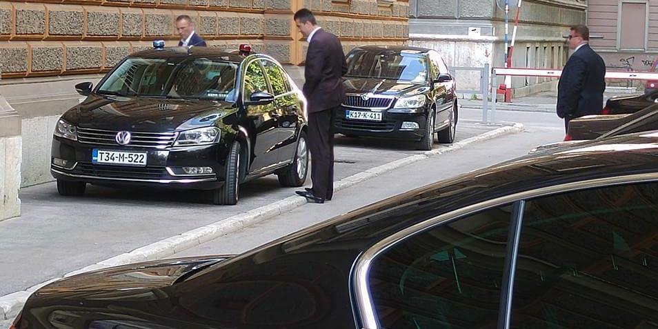 automobil