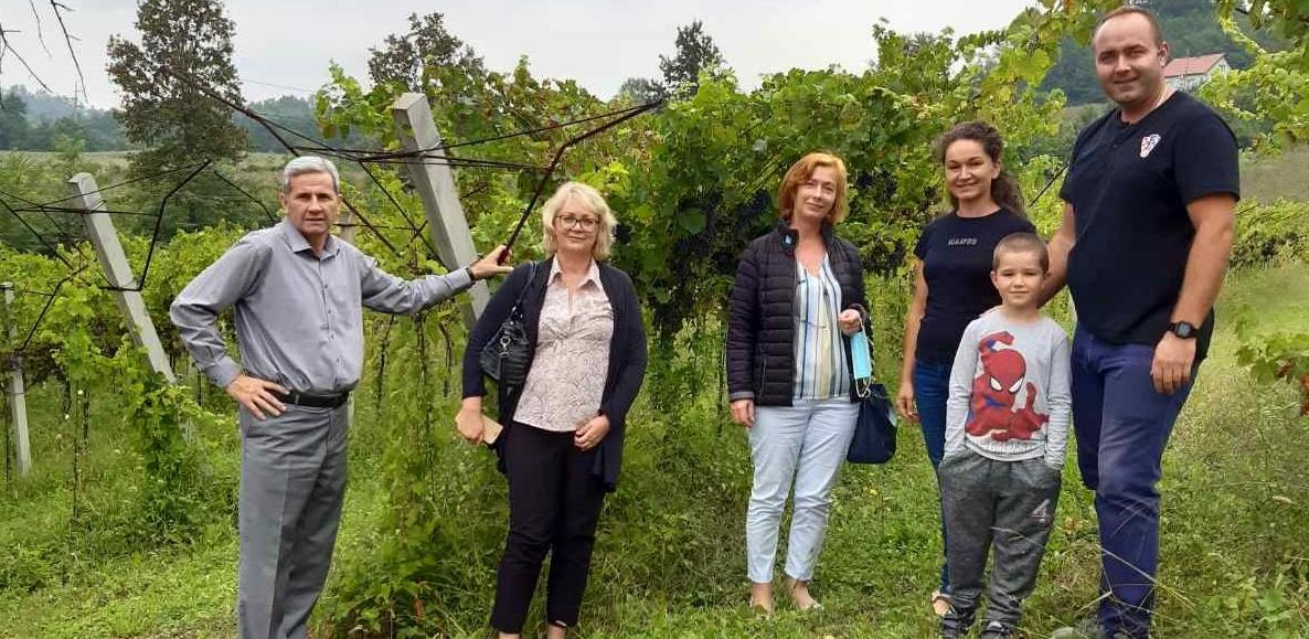 Eko agro farma: Kako su mladi supružnici iz Žepča ideju pretvorili u biznis