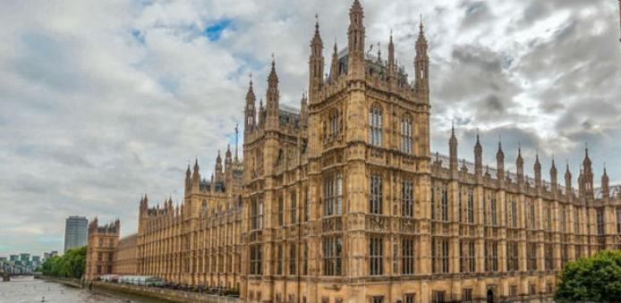 Raspušten britanski Parlament