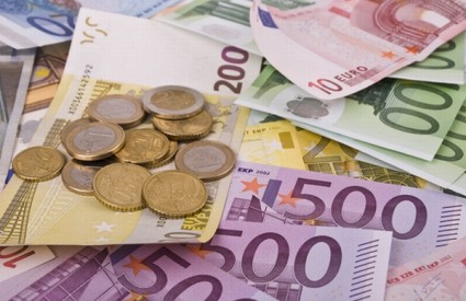 Grčka nije napustila eurozonu, euro nije propao u 2012. godini