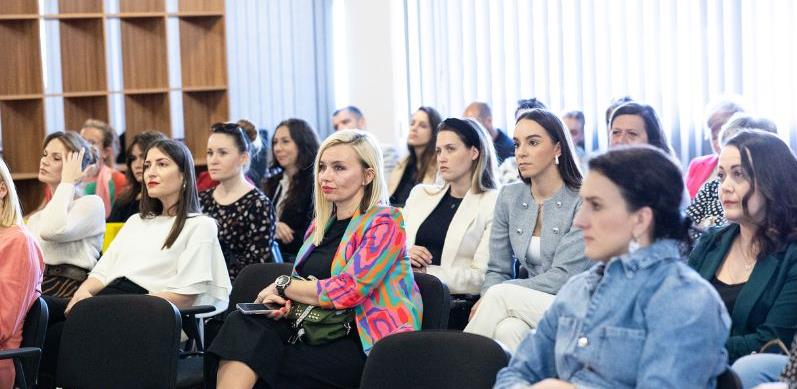 ŽENE KONFERENCIJA