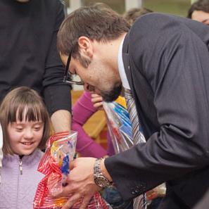 Paketići za djecu iz Centra Duga